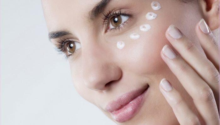 Rejuvenation of the skin around the eyes with a cream