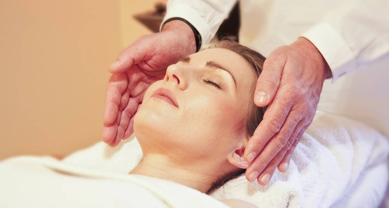 facial contour massage as a way of rejuvenation