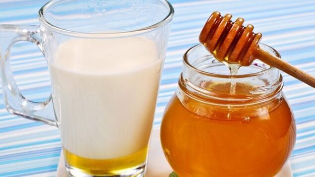 Kefir with honey for hand skin rejuvenation