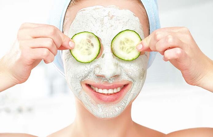 Mask for skin rejuvenation based on natural ingredients